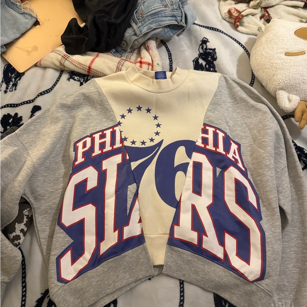 NBA Gray and Cream Philadelphia 76ers Sweatshirt